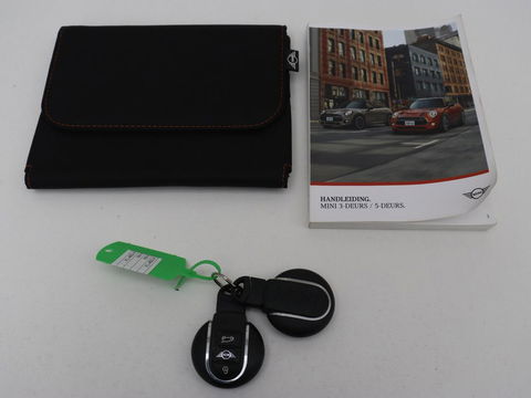 MINI Cooper 1.5 Cooper | Carplay | Cruise control | Navigatie | Full LED | Keyless | Airco | Bluetooth