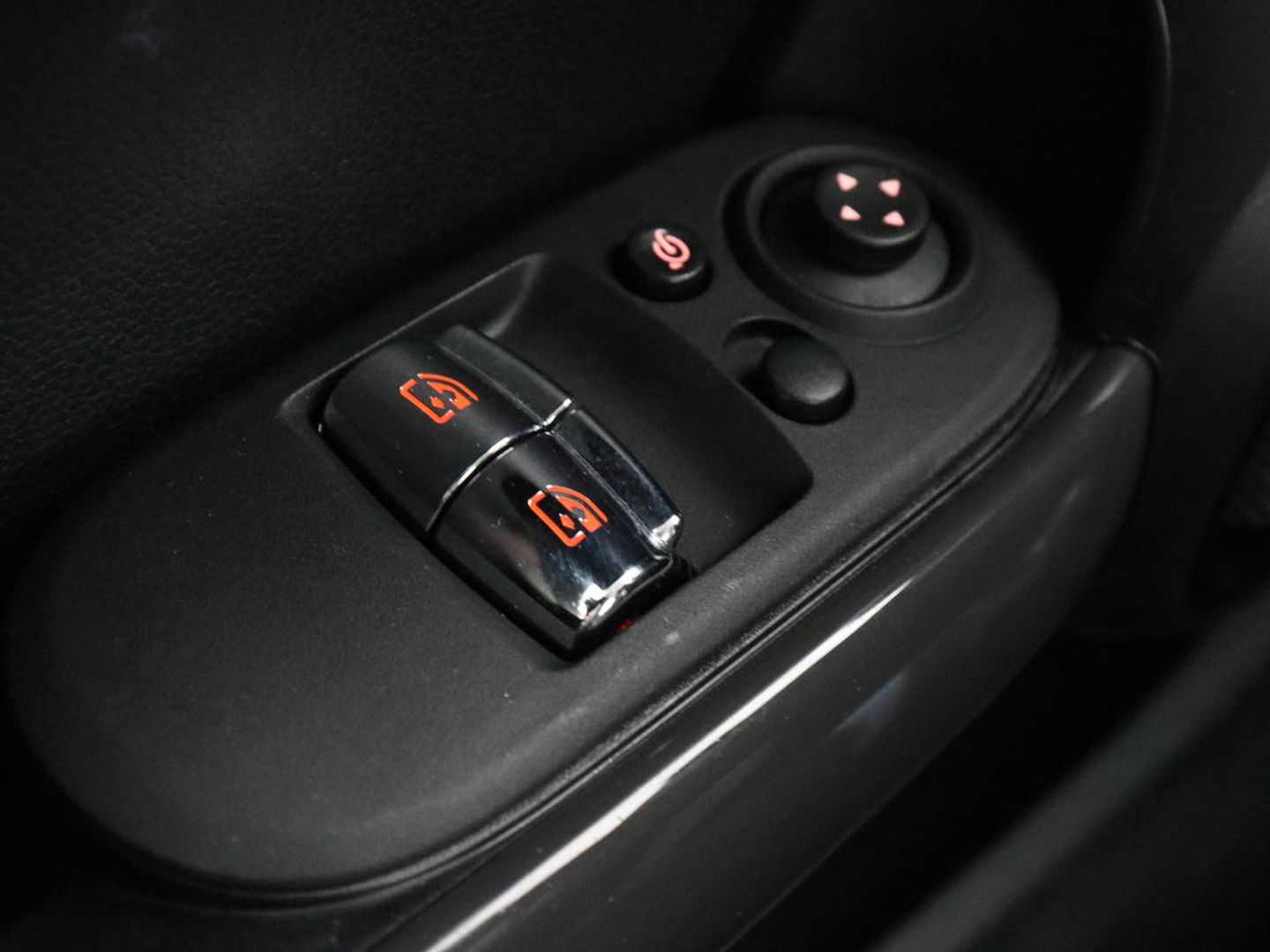 MINI Cooper 1.5 Cooper | Carplay | Cruise control | Navigatie | Full LED | Keyless | Airco | Bluetooth