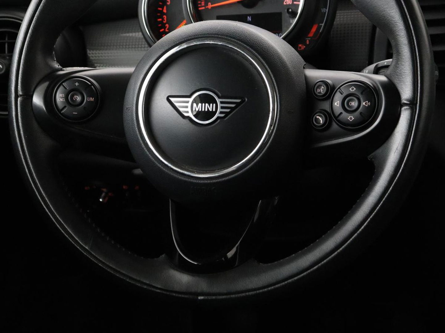 MINI Cooper 1.5 Cooper | Carplay | Cruise control | Navigatie | Full LED | Keyless | Airco | Bluetooth