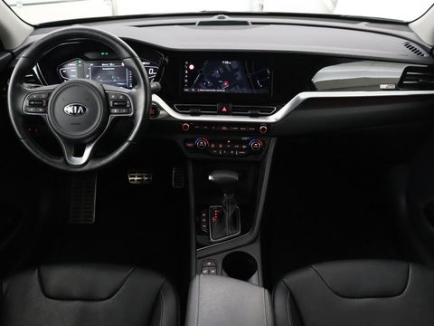 Kia Niro 1.6 GDi PHEV ExecutiveLine | Schuifdak | Stoelventilatie | Leder | Trekhaak | Adaptive cruise | JBL Sound | Full LED | Camera | Keyless | Carplay | Navigatie | Achterbankverwarming
