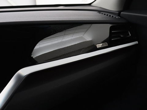 Kia Niro 1.6 GDi PHEV ExecutiveLine | Schuifdak | Stoelventilatie | Leder | Trekhaak | Adaptive cruise | JBL Sound | Full LED | Camera | Keyless | Carplay | Navigatie | Achterbankverwarming