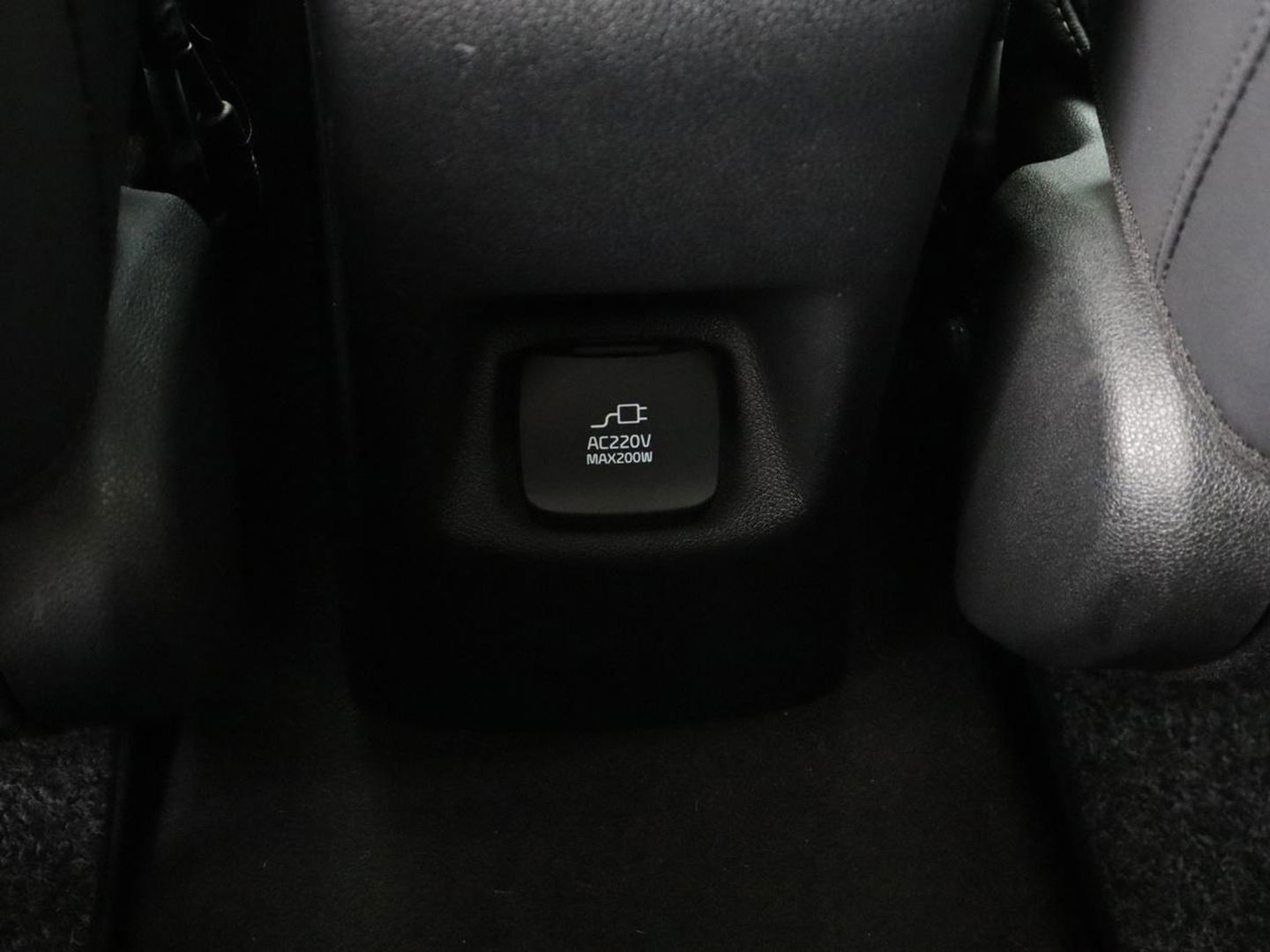 Kia Niro 1.6 GDi PHEV ExecutiveLine | Schuifdak | Stoelventilatie | Leder | Trekhaak | Adaptive cruise | JBL Sound | Full LED | Camera | Keyless | Carplay | Navigatie | Achterbankverwarming