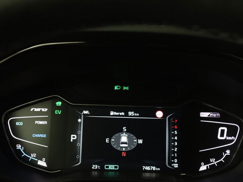 Kia Niro 1.6 GDi PHEV ExecutiveLine | Schuifdak | Stoelventilatie | Leder | Trekhaak | Adaptive cruise | JBL Sound | Full LED | Camera | Keyless | Carplay | Navigatie | Achterbankverwarming