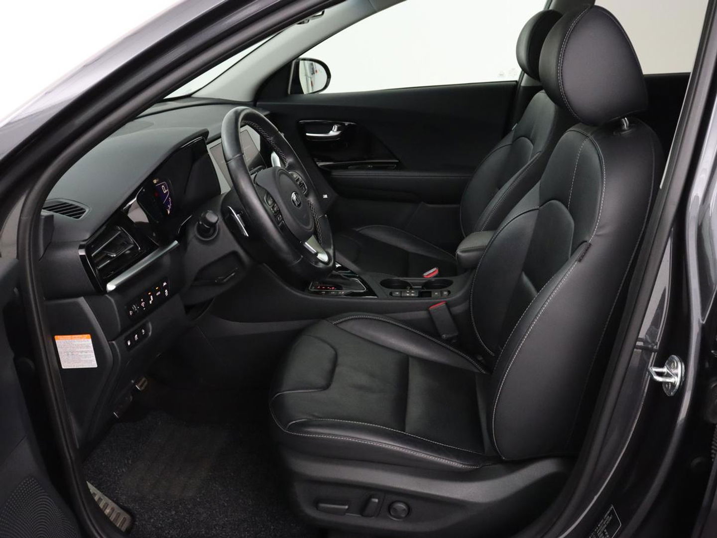 Kia Niro 1.6 GDi PHEV ExecutiveLine | Schuifdak | Stoelventilatie | Leder | Trekhaak | Adaptive cruise | JBL Sound | Full LED | Camera | Keyless | Carplay | Navigatie | Achterbankverwarming