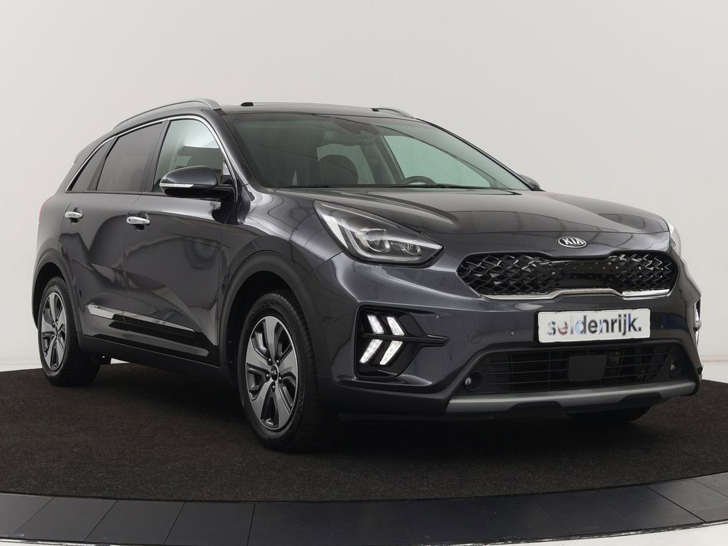 Kia Niro 1.6 GDi PHEV ExecutiveLine | Schuifdak | Stoelventilatie | Leder | Trekhaak | Adaptive cruise | JBL Sound | Full LED | Camera | Keyless | Carplay | Navigatie | Achterbankverwarming