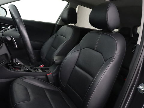 Kia Niro 1.6 GDi PHEV ExecutiveLine | Schuifdak | Stoelventilatie | Leder | Trekhaak | Adaptive cruise | JBL Sound | Full LED | Camera | Keyless | Carplay | Navigatie | Achterbankverwarming