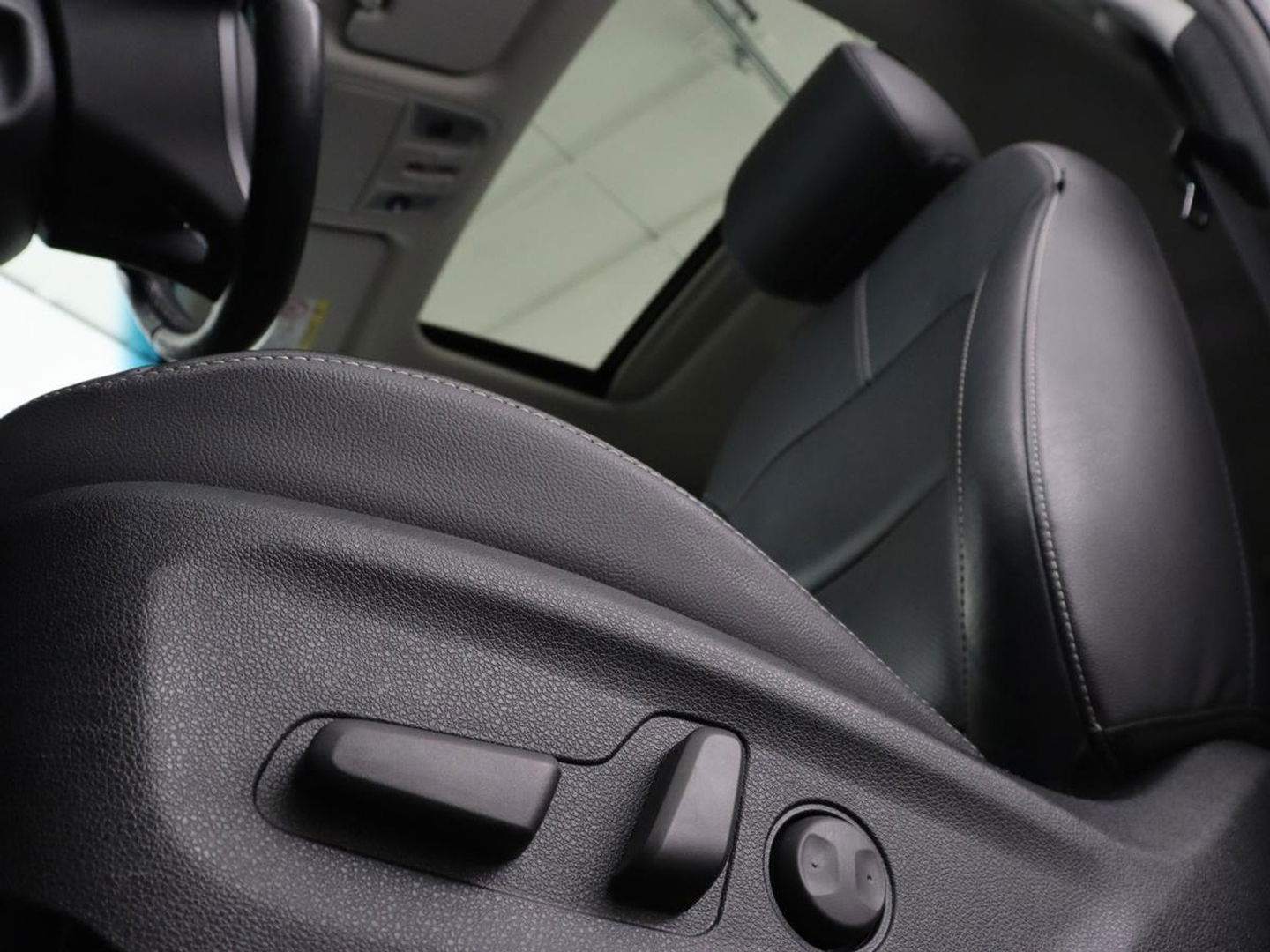 Kia Niro 1.6 GDi PHEV ExecutiveLine | Schuifdak | Stoelventilatie | Leder | Trekhaak | Adaptive cruise | JBL Sound | Full LED | Camera | Keyless | Carplay | Navigatie | Achterbankverwarming