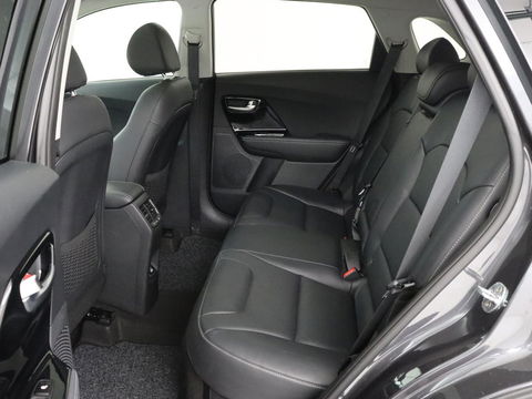 Kia Niro 1.6 GDi PHEV ExecutiveLine | Schuifdak | Stoelventilatie | Leder | Trekhaak | Adaptive cruise | JBL Sound | Full LED | Camera | Keyless | Carplay | Navigatie | Achterbankverwarming