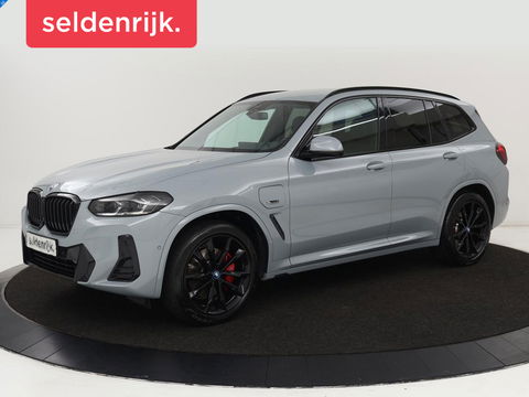 BMW X3 xDrive30e M Sport | Leder | Stoel & stuurverwarming | Camera | Sportstoelen | Carplay | Sfeerverlichting | Navigatie | Adaptief LED | Live Cockpit | 20'' lichtmetalen velgen