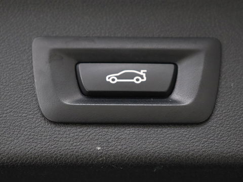 BMW X3 xDrive30e M Sport | Leder | Stoel & stuurverwarming | Camera | Sportstoelen | Carplay | Sfeerverlichting | Navigatie | Adaptief LED | Live Cockpit | 20'' lichtmetalen velgen