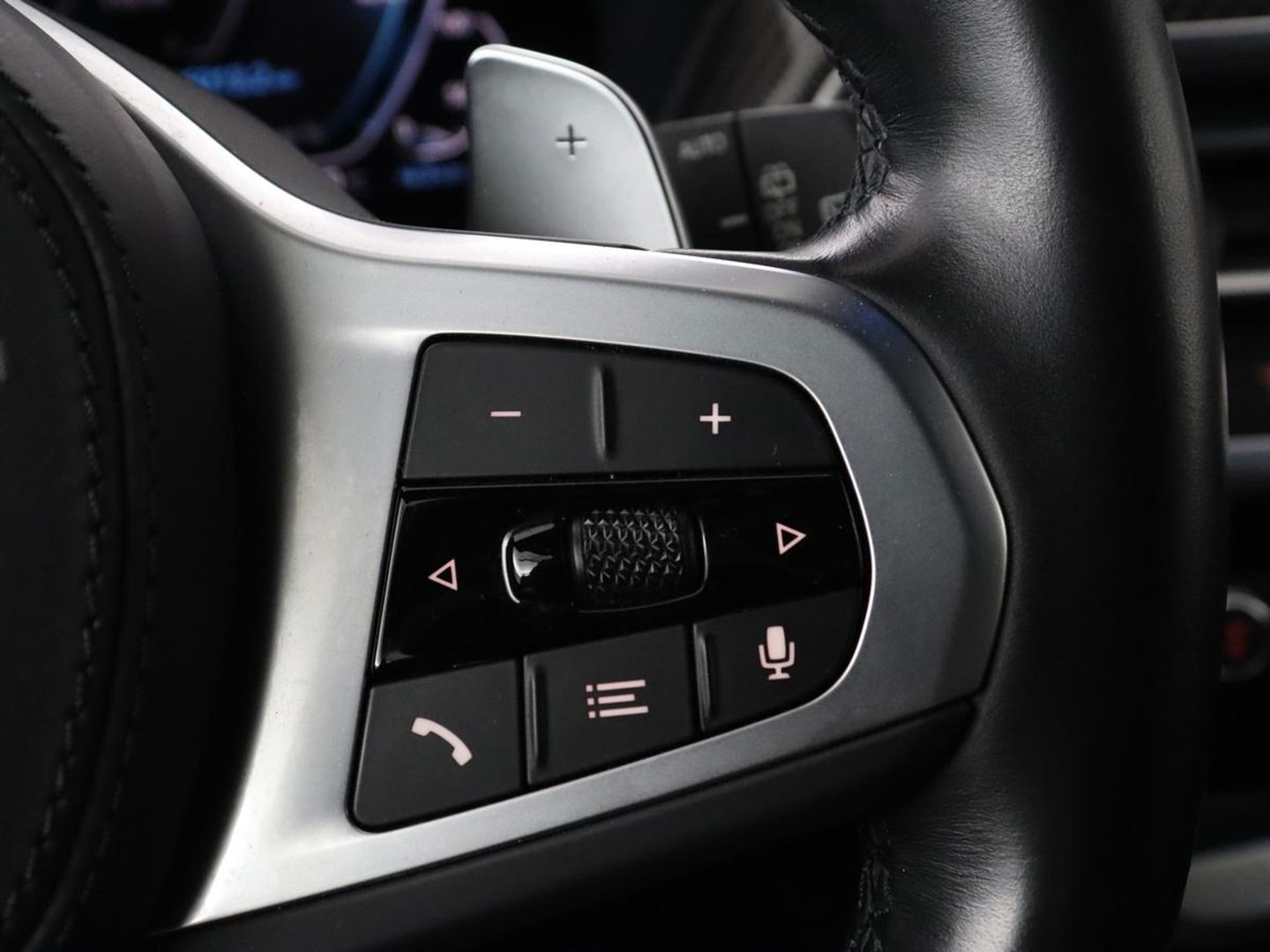 BMW X3 xDrive30e M Sport | Leder | Stoel & stuurverwarming | Camera | Sportstoelen | Carplay | Sfeerverlichting | Navigatie | Adaptief LED | Live Cockpit | 20'' lichtmetalen velgen