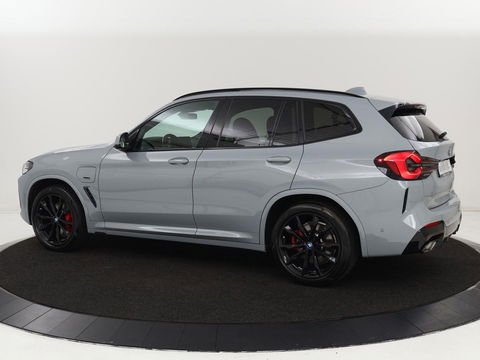 BMW X3 xDrive30e M Sport | Leder | Stoel & stuurverwarming | Camera | Sportstoelen | Carplay | Sfeerverlichting | Navigatie | Adaptief LED | Live Cockpit | 20'' lichtmetalen velgen