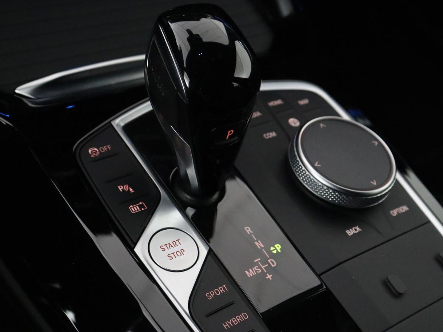 BMW X3 xDrive30e M Sport | Leder | Stoel & stuurverwarming | Camera | Sportstoelen | Carplay | Sfeerverlichting | Navigatie | Adaptief LED | Live Cockpit | 20'' lichtmetalen velgen