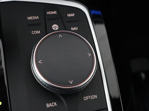 BMW X3 xDrive30e M Sport | Leder | Stoel & stuurverwarming | Camera | Sportstoelen | Carplay | Sfeerverlichting | Navigatie | Adaptief LED | Live Cockpit | 20'' lichtmetalen velgen