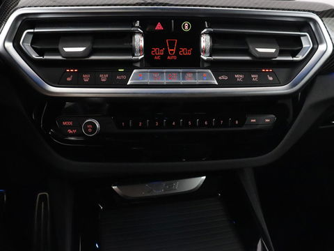 BMW X3 xDrive30e M Sport | Leder | Stoel & stuurverwarming | Camera | Sportstoelen | Carplay | Sfeerverlichting | Navigatie | Adaptief LED | Live Cockpit | 20'' lichtmetalen velgen