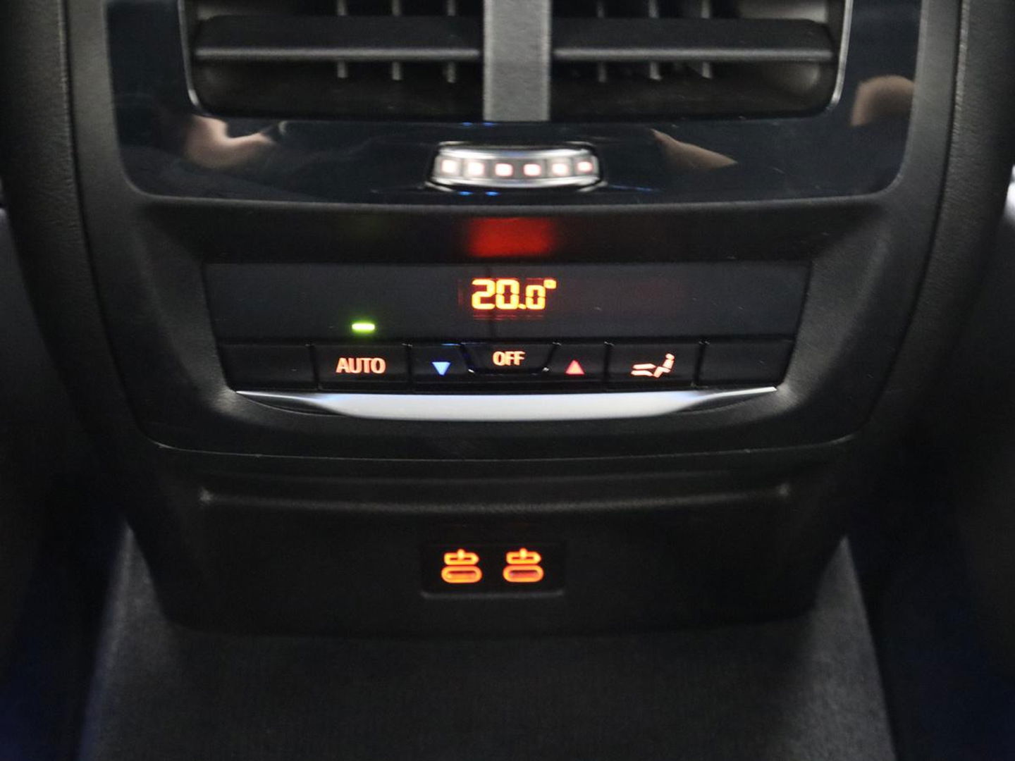 BMW X3 xDrive30e M Sport | Leder | Stoel & stuurverwarming | Camera | Sportstoelen | Carplay | Sfeerverlichting | Navigatie | Adaptief LED | Live Cockpit | 20'' lichtmetalen velgen