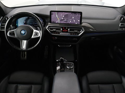 BMW X3 xDrive30e M Sport | Leder | Stoel & stuurverwarming | Camera | Sportstoelen | Carplay | Sfeerverlichting | Navigatie | Adaptief LED | Live Cockpit | 20'' lichtmetalen velgen