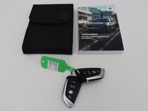 BMW 5 Serie 530e High Executive| Head-Up | Leder | Stoelverwarming | Camera | Carplay | Live Cockpit | Naviagtie | Park Assist | Full LED