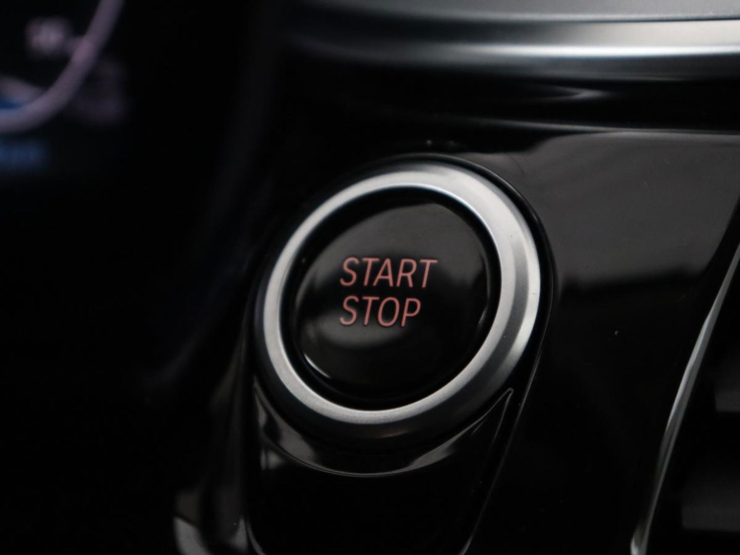 BMW 5 Serie 530e High Executive| Head-Up | Leder | Stoelverwarming | Camera | Carplay | Live Cockpit | Naviagtie | Park Assist | Full LED