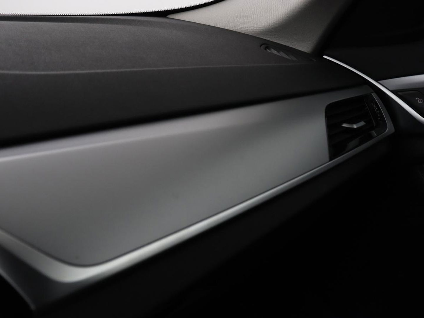 BMW 5 Serie 530e High Executive| Head-Up | Leder | Stoelverwarming | Camera | Carplay | Live Cockpit | Naviagtie | Park Assist | Full LED