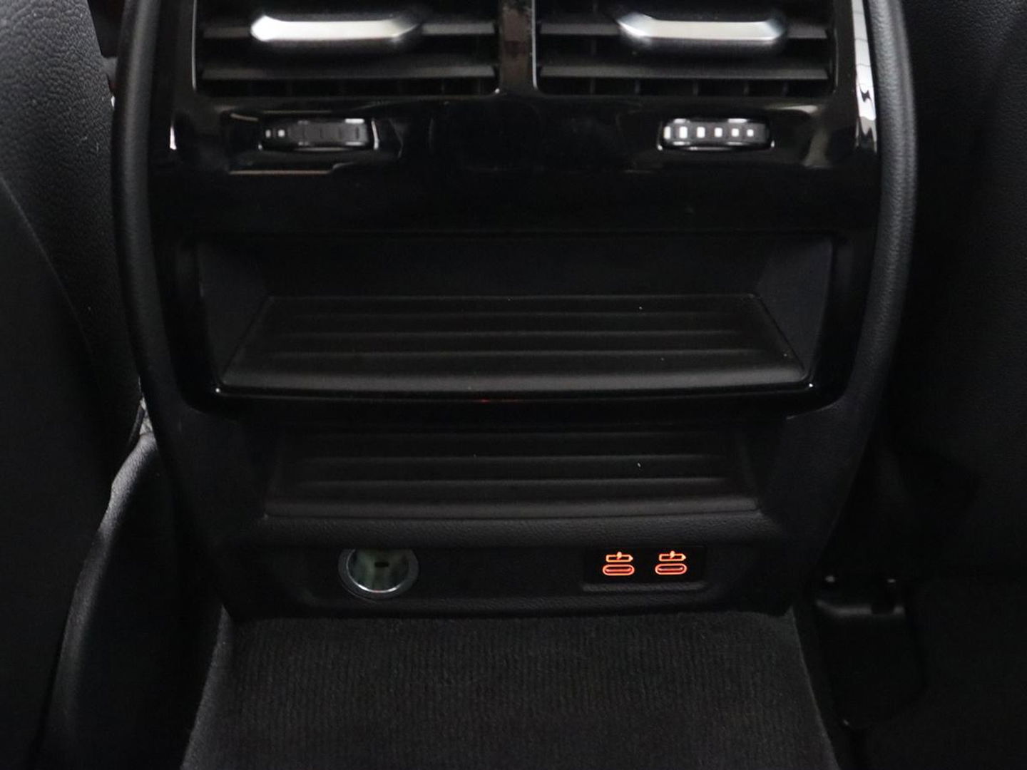 BMW 5 Serie 530e High Executive| Head-Up | Leder | Stoelverwarming | Camera | Carplay | Live Cockpit | Naviagtie | Park Assist | Full LED