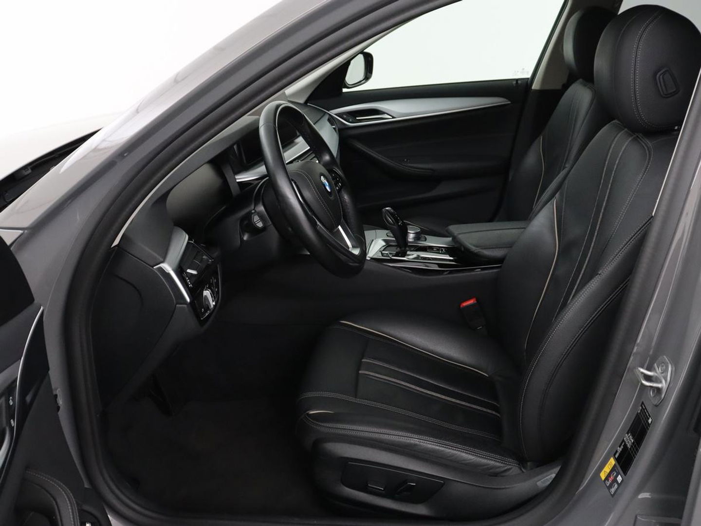BMW 5 Serie 530e High Executive| Head-Up | Leder | Stoelverwarming | Camera | Carplay | Live Cockpit | Naviagtie | Park Assist | Full LED