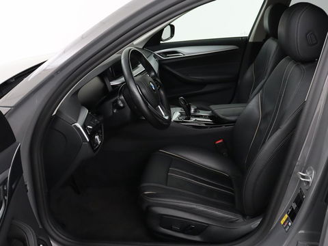 BMW 5 Serie 530e High Executive| Head-Up | Leder | Stoelverwarming | Camera | Carplay | Live Cockpit | Naviagtie | Park Assist | Full LED