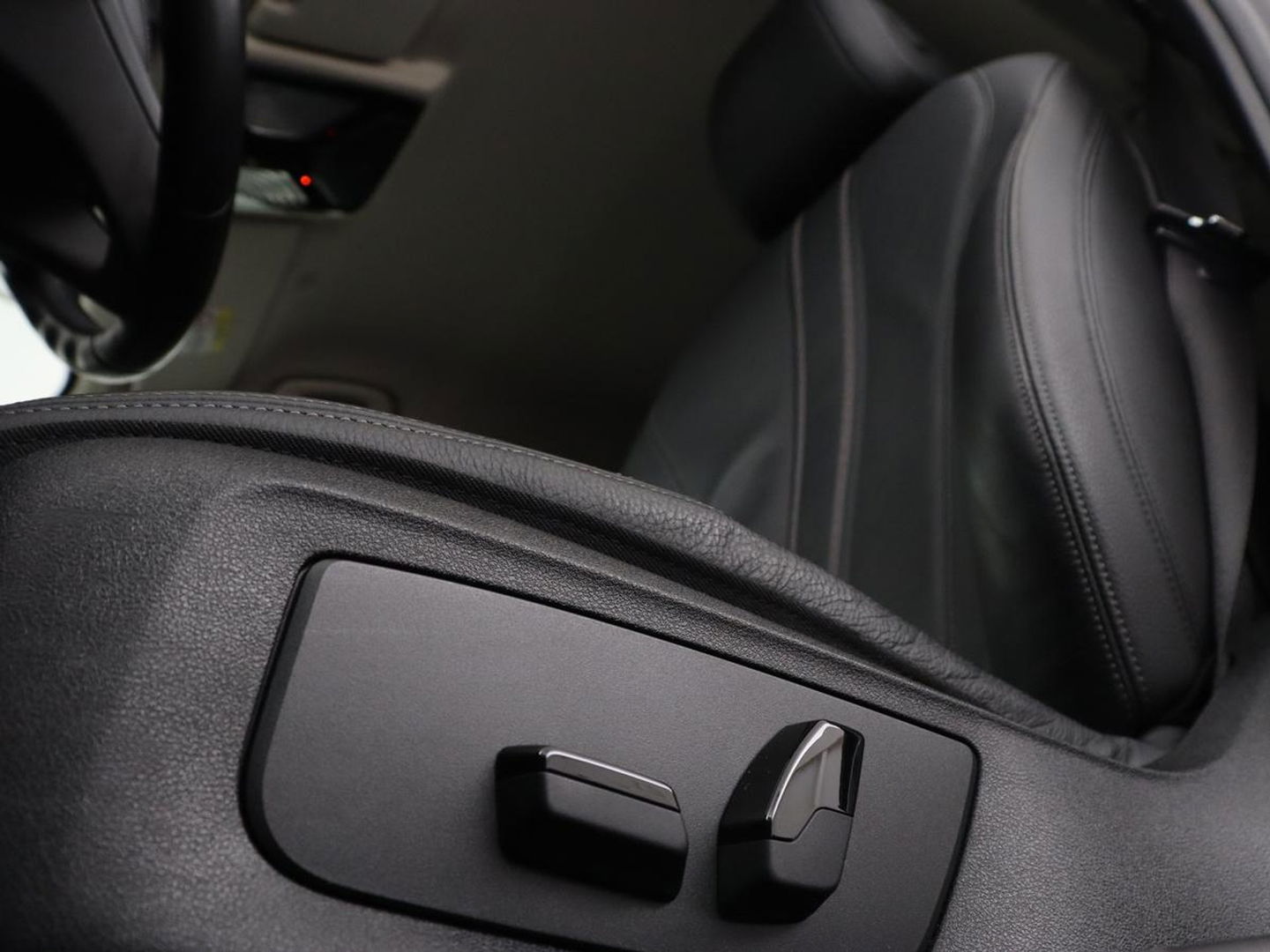 BMW 5 Serie 530e High Executive| Head-Up | Leder | Stoelverwarming | Camera | Carplay | Live Cockpit | Naviagtie | Park Assist | Full LED