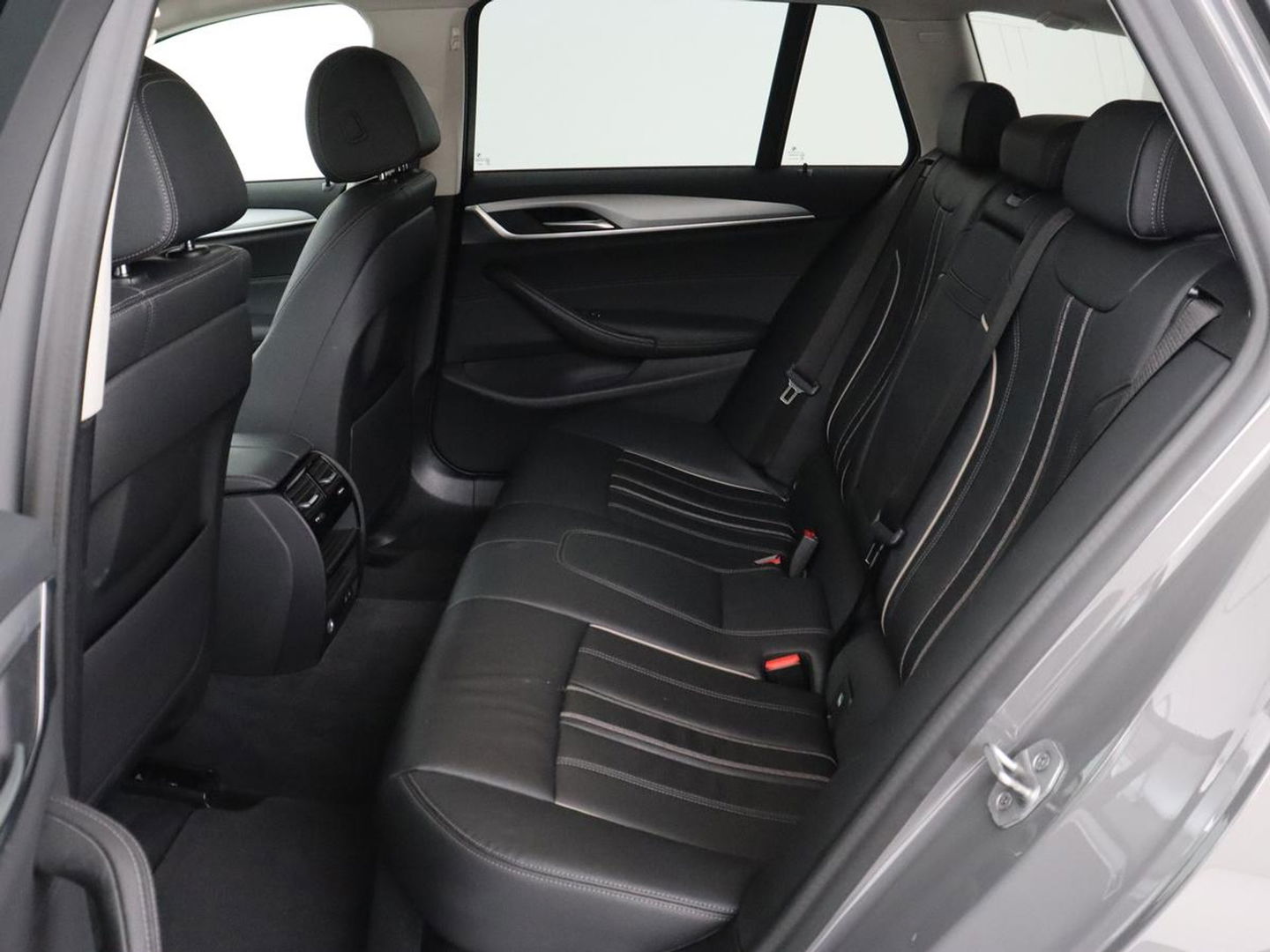 BMW 5 Serie 530e High Executive| Head-Up | Leder | Stoelverwarming | Camera | Carplay | Live Cockpit | Naviagtie | Park Assist | Full LED
