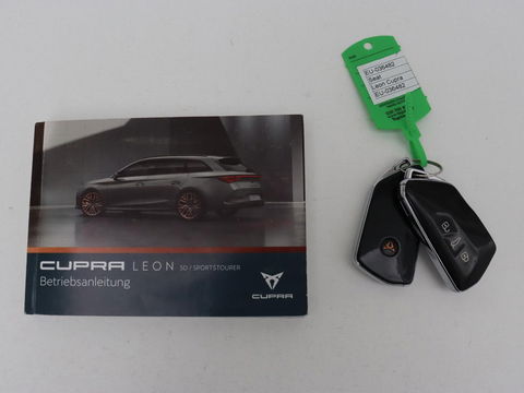 CUPRA Leon 1.4 e-Hybrid VZ | 245pk | Stoel & stuurverwarming | Camera | Carplay | Adaptive cruise | Navigatie | Keyless | Full LED | PHEV