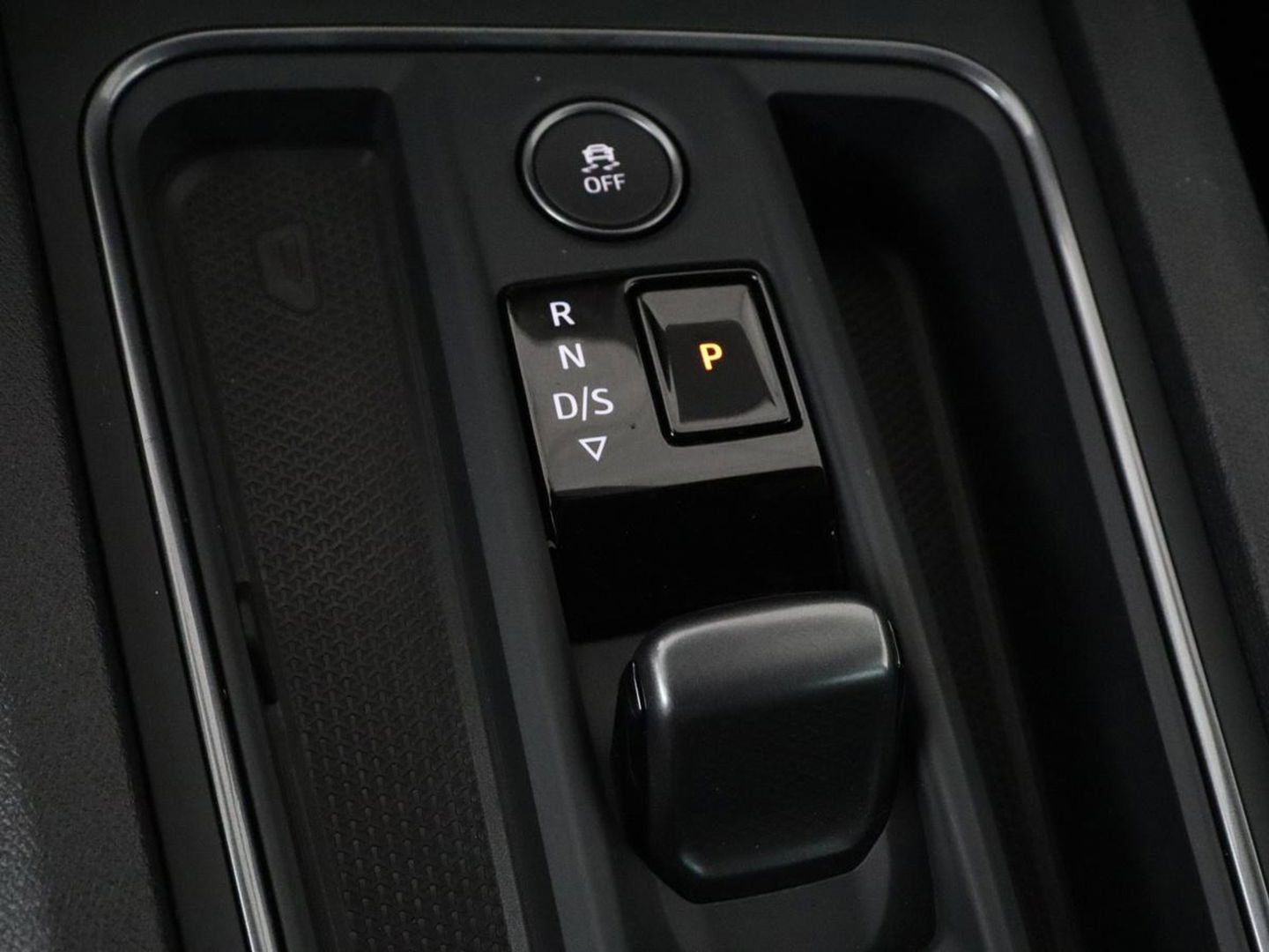 CUPRA Leon 1.4 e-Hybrid VZ | 245pk | Stoel & stuurverwarming | Camera | Carplay | Adaptive cruise | Navigatie | Keyless | Full LED | PHEV