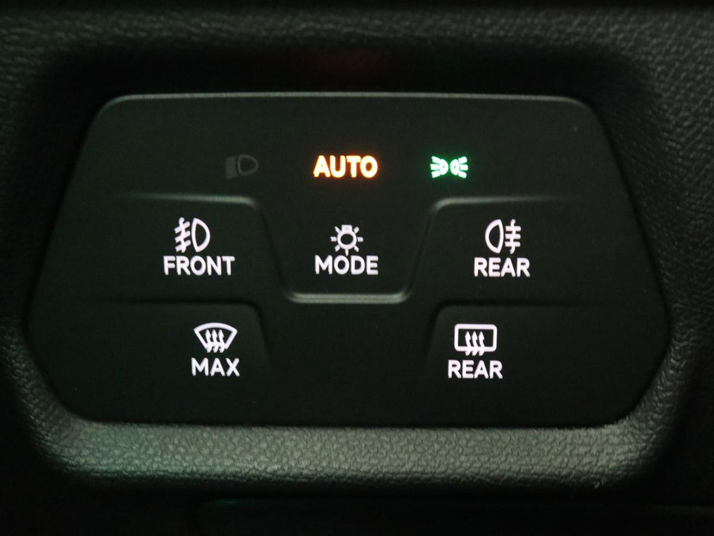 CUPRA Leon 1.4 e-Hybrid VZ | 245pk | Stoel & stuurverwarming | Camera | Carplay | Adaptive cruise | Navigatie | Keyless | Full LED | PHEV