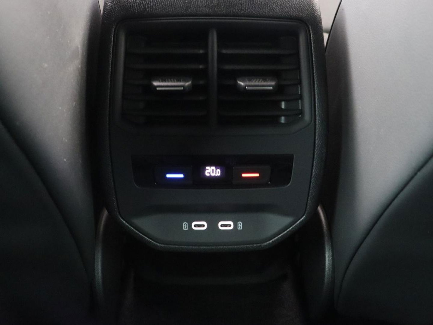 CUPRA Leon 1.4 e-Hybrid VZ | 245pk | Stoel & stuurverwarming | Camera | Carplay | Adaptive cruise | Navigatie | Keyless | Full LED | PHEV