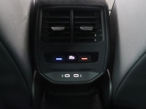 CUPRA Leon 1.4 e-Hybrid VZ | 245pk | Stoel & stuurverwarming | Camera | Carplay | Adaptive cruise | Navigatie | Keyless | Full LED | PHEV