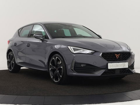 CUPRA Leon 1.4 e-Hybrid VZ | 245pk | Stoel & stuurverwarming | Camera | Carplay | Adaptive cruise | Navigatie | Keyless | Full LED | PHEV