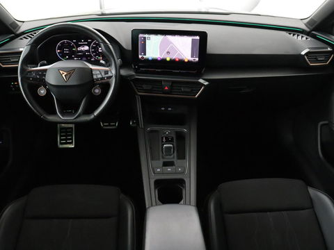 CUPRA Leon 1.4 e-Hybrid VZ | 245pk | Stoel & stuurverwarming | Camera | Carplay | Adaptive cruise | Navigatie | Keyless | Full LED | PHEV