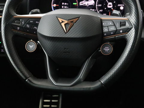 CUPRA Leon 1.4 e-Hybrid VZ | 245pk | Stoel & stuurverwarming | Camera | Carplay | Adaptive cruise | Navigatie | Keyless | Full LED | PHEV