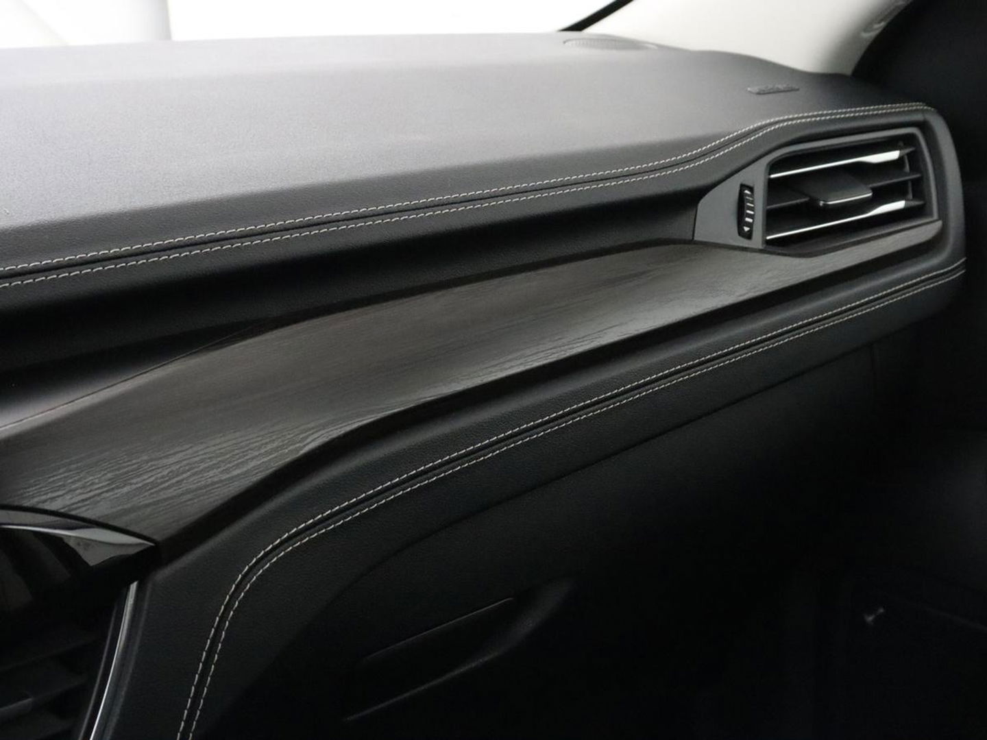 Ford Kuga 2.5 PHEV Vignale | Panoramadak | Leder | Head-Up | Stoel & stuurverwarming | Camera | Adaptive cruise | B&O Sound | Carplay | Navigatie | Full LED | Keyless