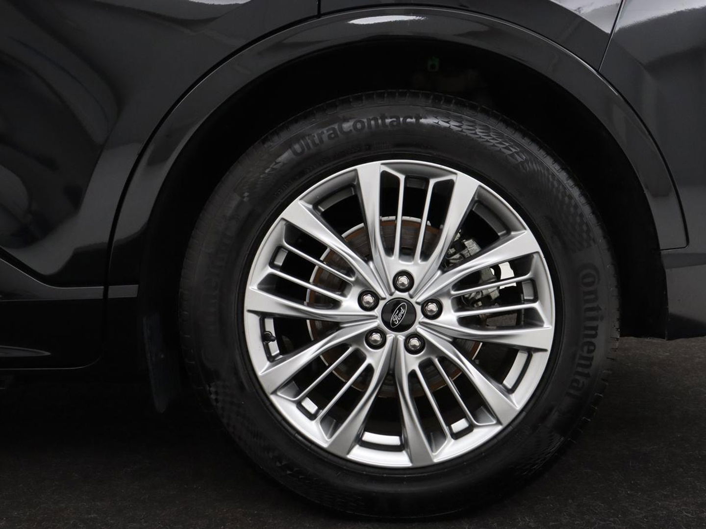 Ford Kuga 2.5 PHEV Vignale | Panoramadak | Leder | Head-Up | Stoel & stuurverwarming | Camera | Adaptive cruise | B&O Sound | Carplay | Navigatie | Full LED | Keyless