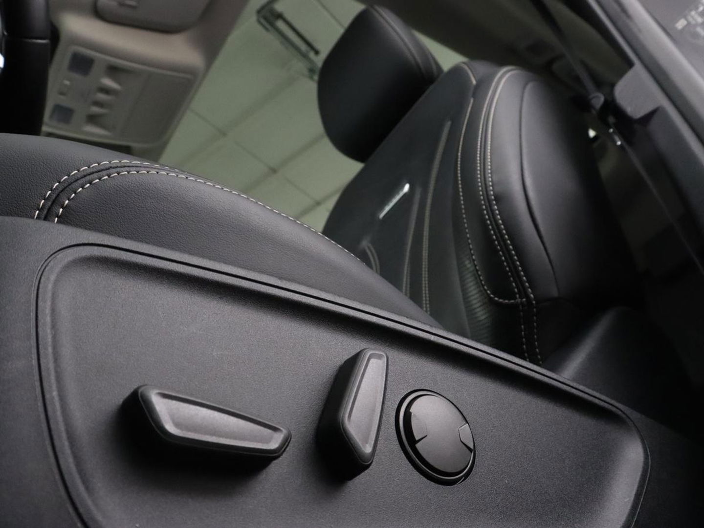Ford Kuga 2.5 PHEV Vignale | Panoramadak | Leder | Head-Up | Stoel & stuurverwarming | Camera | Adaptive cruise | B&O Sound | Carplay | Navigatie | Full LED | Keyless