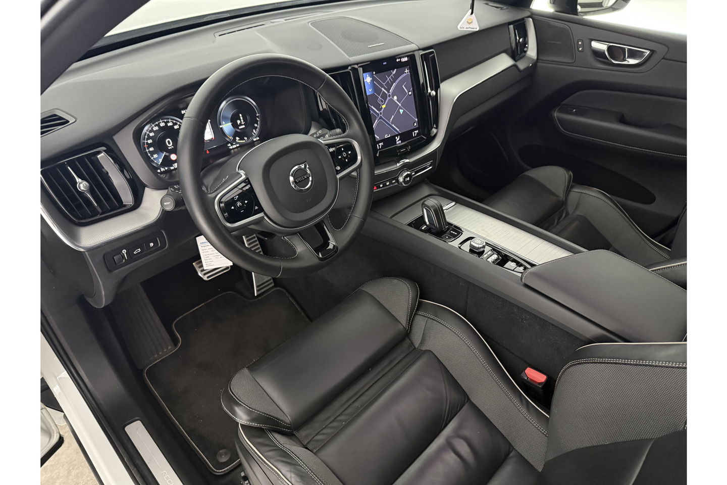 Volvo XC60 2.0 T6 Recharge 340PK Plug-in Hybrid AWD R-design Pano LED H/K Virtual Carlpay Camera Memory Clima Cruise Navi PDC 21''LMV