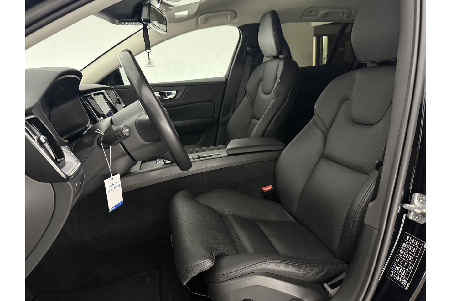 Volvo V60 2.0 B3 Inscription 174PK Airco Cruise Camera Carplay LED Navi Virtual Leder PDC 19"LMV