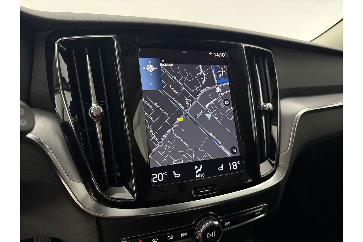 Volvo V60 2.0 B3 Inscription 174PK Airco Cruise Camera Carplay LED Navi Virtual Leder PDC 19"LMV