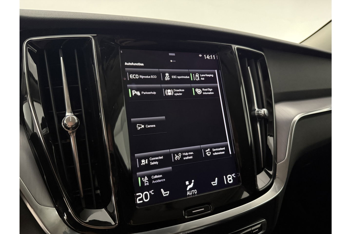 Volvo V60 2.0 B3 Inscription 174PK Airco Cruise Camera Carplay LED Navi Virtual Leder PDC 19"LMV