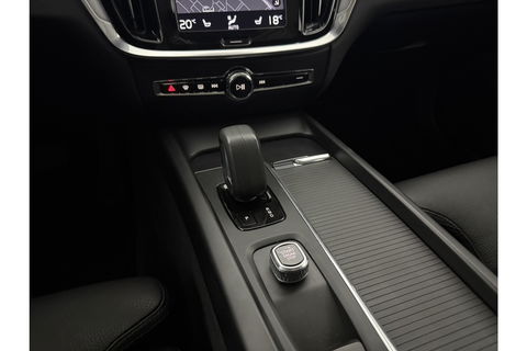 Volvo V60 2.0 B3 Inscription 174PK Airco Cruise Camera Carplay LED Navi Virtual Leder PDC 19"LMV