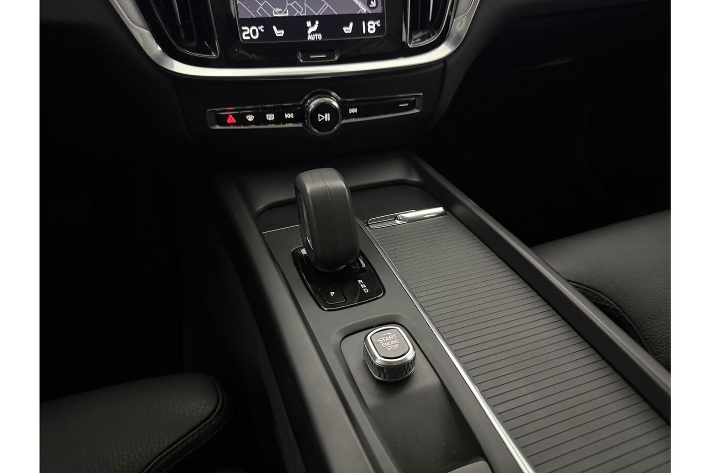 Volvo V60 2.0 B3 Inscription 174PK Airco Cruise Camera Carplay LED Navi Virtual Leder PDC 19"LMV