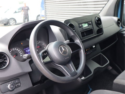 Mercedes-Benz Sprinter 314 CDI Automaat L2H2 RDW Euro 6 - Trekhaak - Airco - 3 Zits