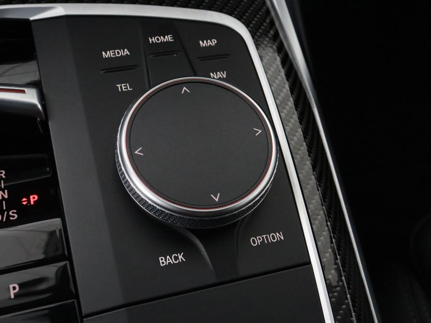 BMW 3-serie 320e M Sport | Head-Up | Adaptive cruise | Trekhaak | Leder | Stoelverwarming | Camera | Keyless | Adaptief LED | Carplay | Sfeerverlichting | Navigatie
