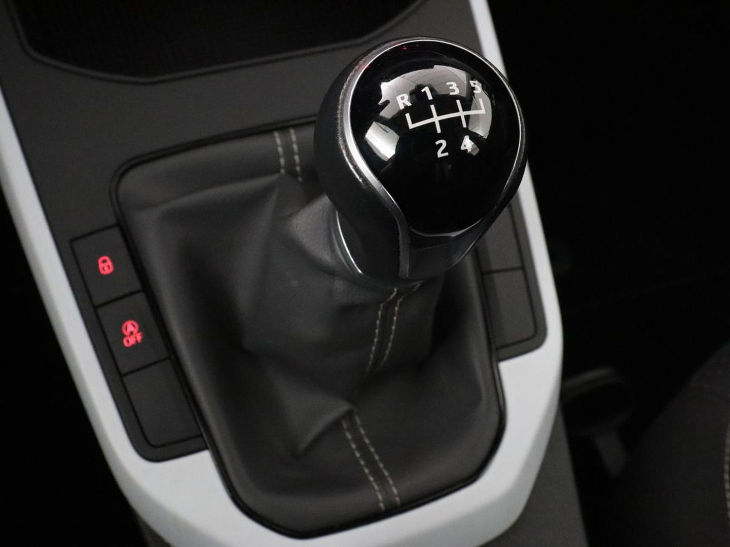 SEAT Arona 1.0 TSI Style | Carplay | Full LED | Climate control | Parkeerhulp | Cruise control | Bluetooth | DAB