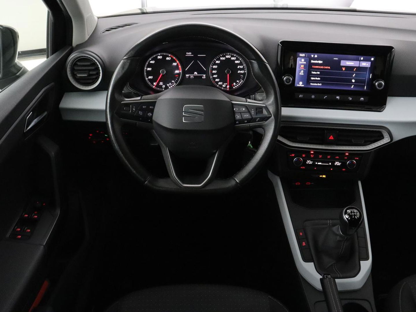 SEAT Arona 1.0 TSI Style | Carplay | Full LED | Climate control | Parkeerhulp | Cruise control | Bluetooth | DAB